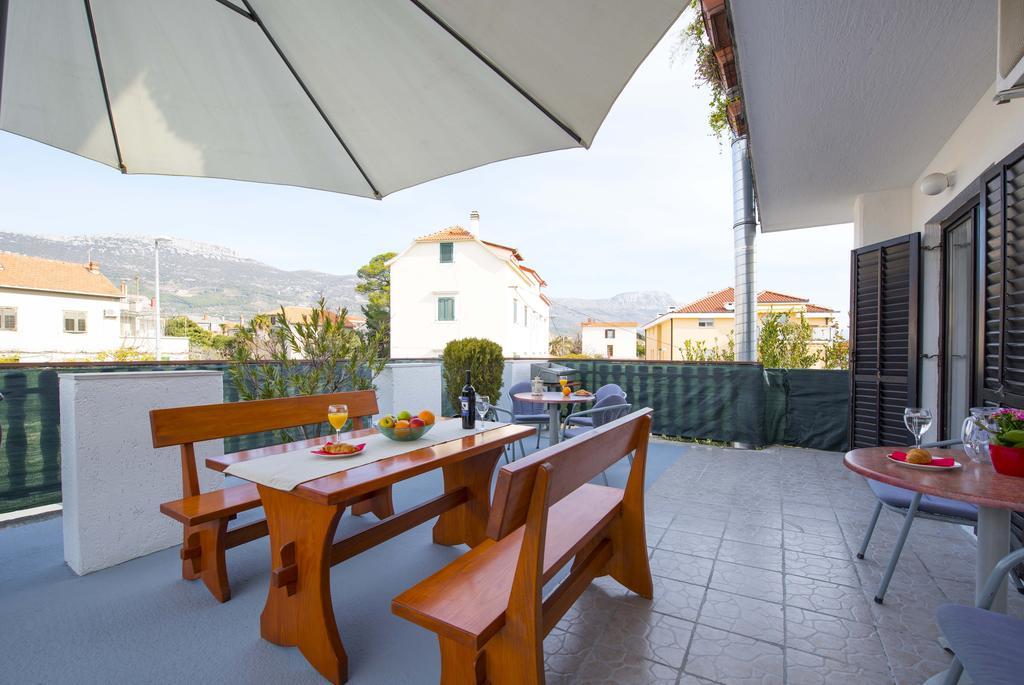 Apartment Kurbasa Kastela Exterior photo