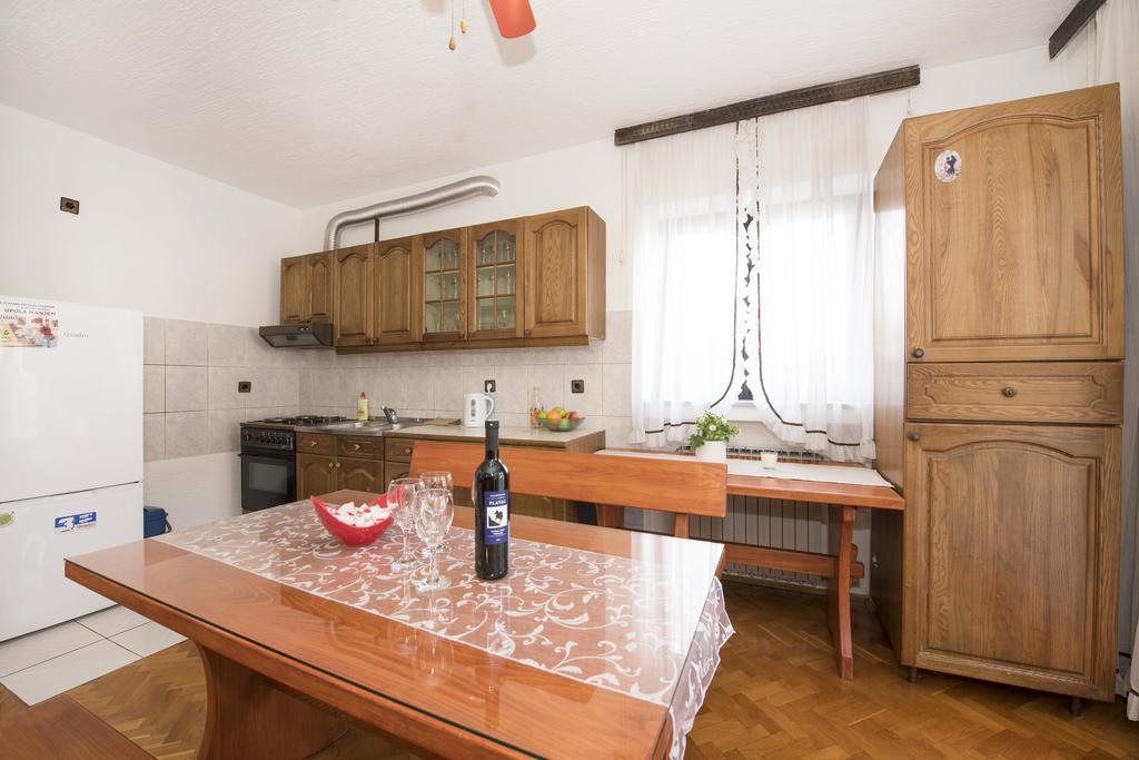 Apartment Kurbasa Kastela Exterior photo