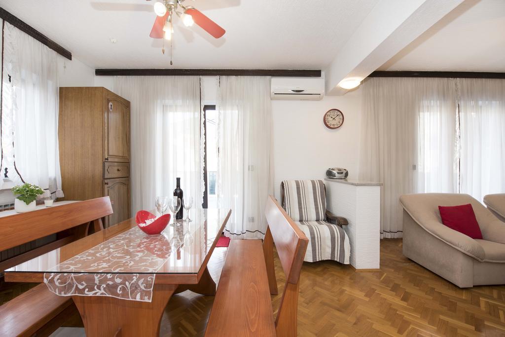 Apartment Kurbasa Kastela Exterior photo