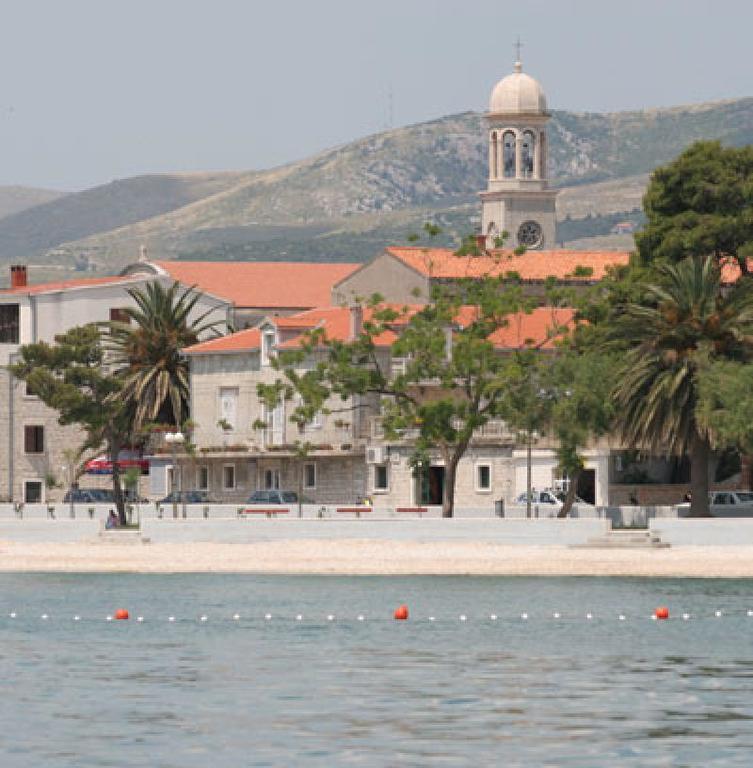 Apartment Kurbasa Kastela Exterior photo